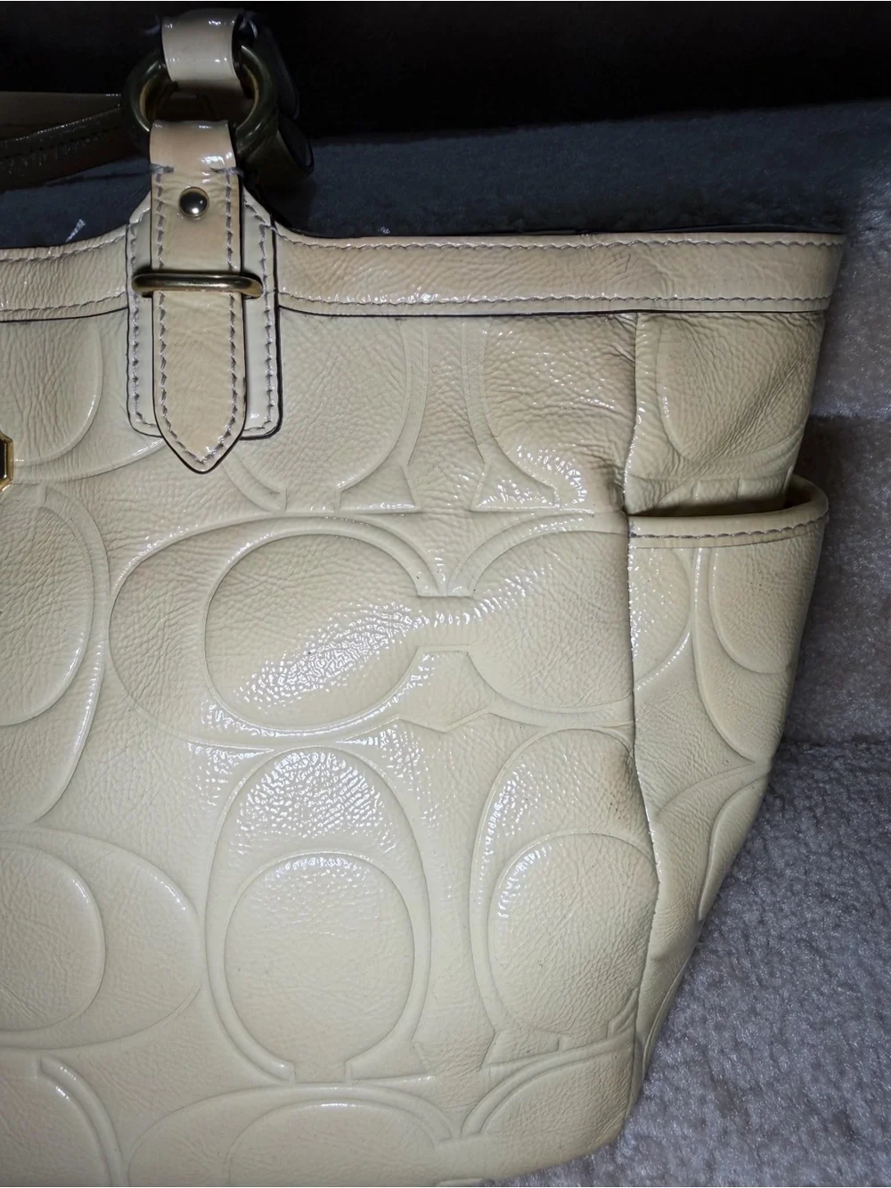Vintage Coach Patent Leather Gallery Embossed Signature Tote Handbag soft yellow